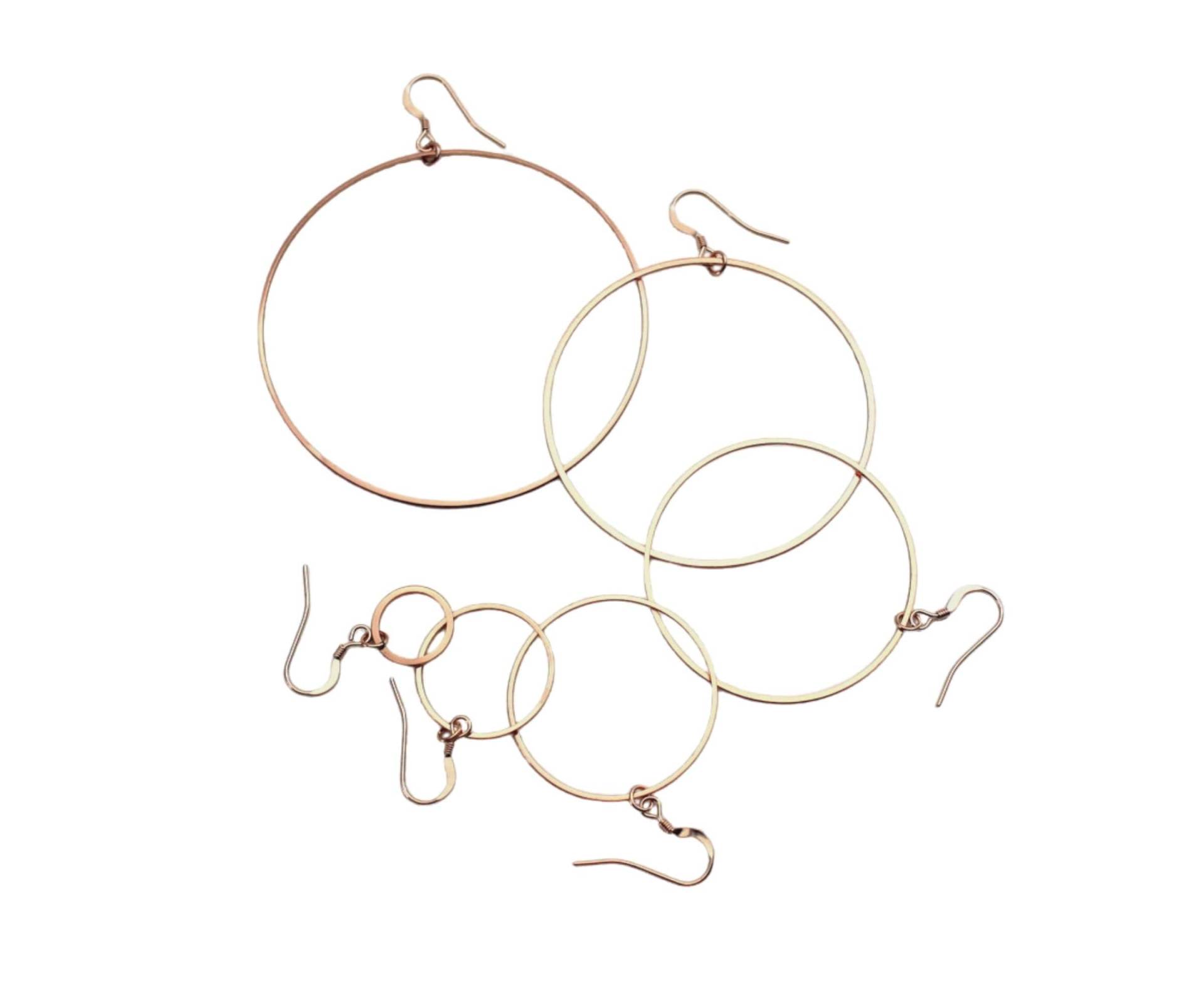 Elegante Rose Gold Creolen Zierliche Kreis Anhänger Für Frauen, Kleine, Mittlere Oder Große Größen Elegante Rose Gold Creolen Zierliche Kreis Anhänger Für Frauen, Kleine, Mittlere Oder Große Größen von CambaJewelry
