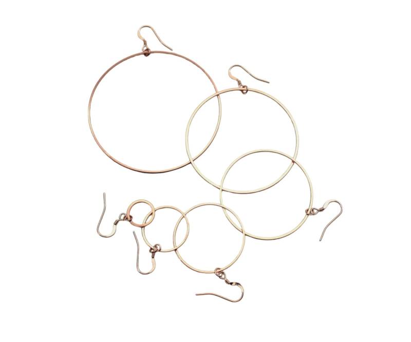 Elegante Rose Gold Creolen Zierliche Kreis Anhänger Für Frauen, Kleine, Mittlere Oder Große Größen Elegante Rose Gold Creolen Zierliche Kreis Anhänger Für Frauen, Kleine, Mittlere Oder Große Größen von CambaJewelry