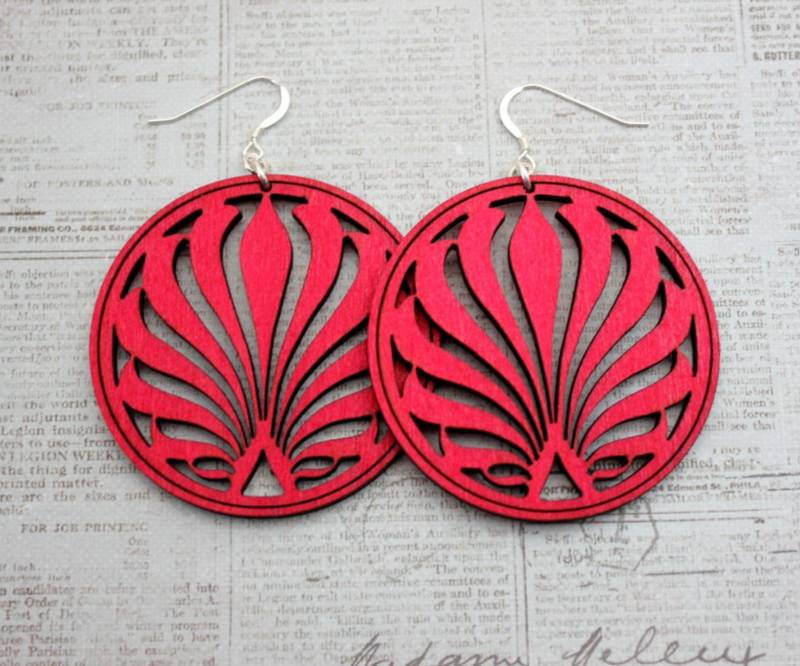Große Rote Holz Hoop Leichte Ohrringe Für Frauen, Große Baumeln Modeschmuck Große Rote Holz Hoop Leichte Ohrringe Für Frauen, Große Baumeln Modeschmuck von CambaJewelry