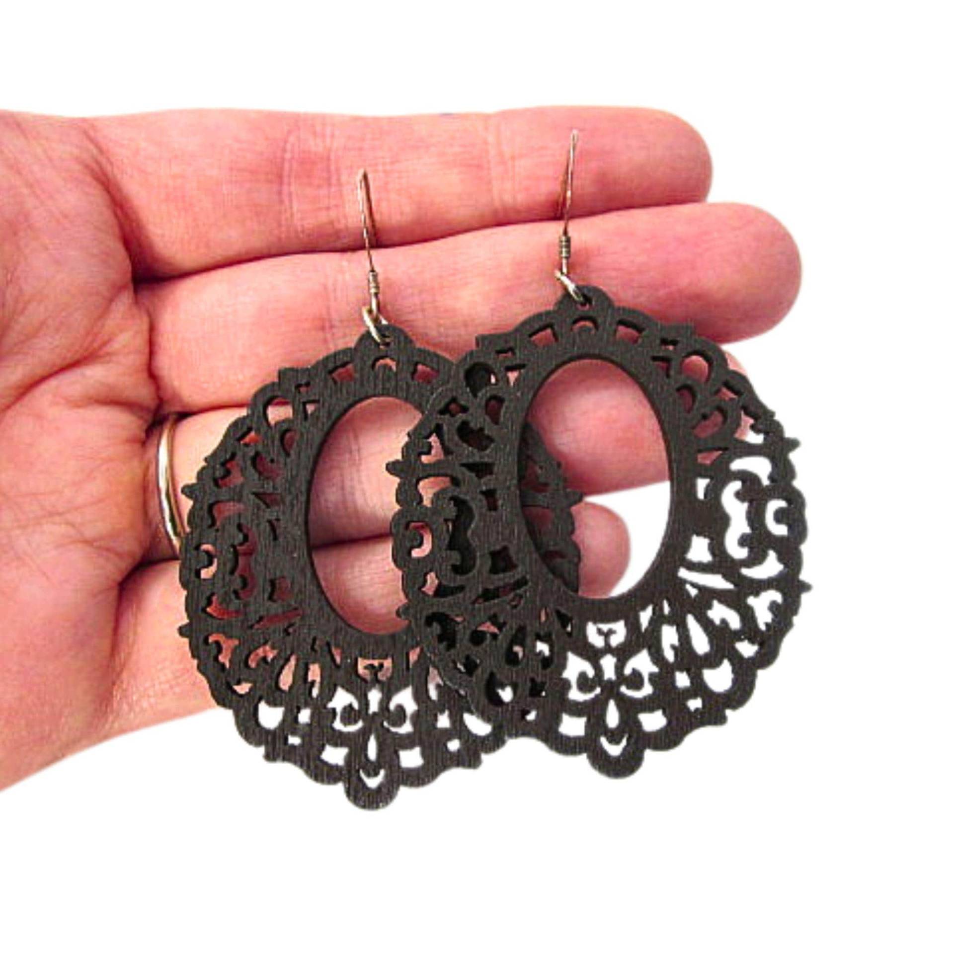 Laser Geschnitten Dunkelbraune Ohrringe Aus Holz - Erdige Hoop Baumeln Schmuck Für Damen Laser Geschnitten Dunkelbraune Ohrringe Aus Holz - Erdige Hoop Baumeln Schmuck Für Damen von CambaJewelry