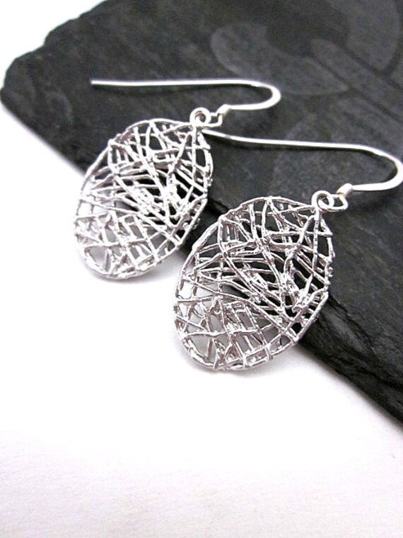 Silberne Ovale Ohrringe, Nest Schmuck, Matte Tropfen Damen Silber Draht Tangled Ohrringe Silberne Ovale Ohrringe, Nest Schmuck, Matte Tropfen Damen Silber Draht Tangled Ohrringe von CambaJewelry