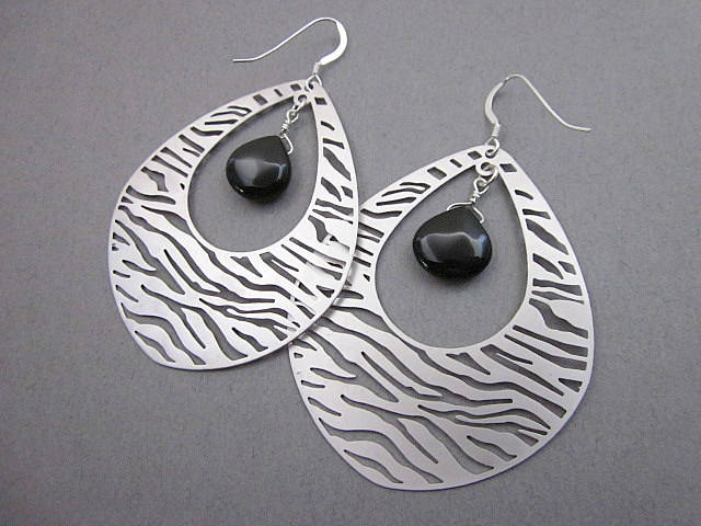Tropfen Ohrringe Gestreifte Tierliebhaber Animal Print Zebra Große Silber Tropfen Ohrringe Gestreifte Tierliebhaber Animal Print Zebra Große Silber von CambaJewelry