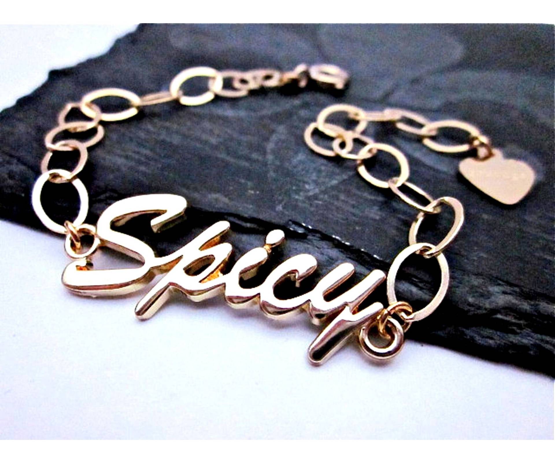 Wort Charm Armband, Würziges Geschenk, Funky Gold Schmuck, Frauen Armband Mit Worten, Lustige Schmuck Geschenk von CambaJewelry