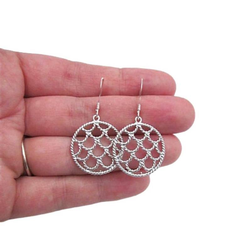 Zierliche Silber Ohrringe, Frauen Hoop Kleine Damen Matt Schmuck, Ausgefallene Reifen Zierliche Silber Ohrringe, Frauen Hoop Kleine Damen Matt Schmuck, Ausgefallene Reifen von CambaJewelry