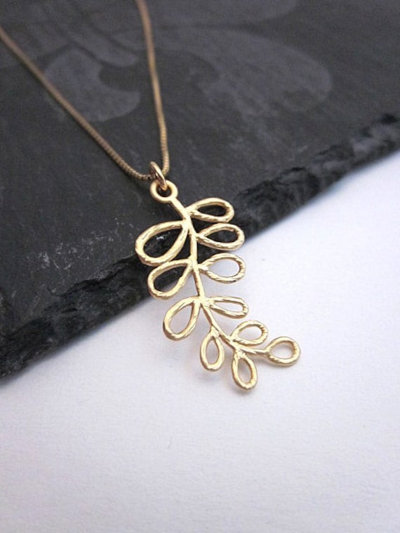 Zweig Charmehalskette, Gold Zweig, Geschwungene Halskette, Farn-Schmuck, Natur Inspiriert Halsketten, Winzige Blattgold Schmuck Zweig Charmehalskette, Gold Zweig, Geschwungene Halskette, Farn-Schmuck, Natur Inspiriert Halsketten, Winzige Blattgold Schmuck von CambaJewelry
