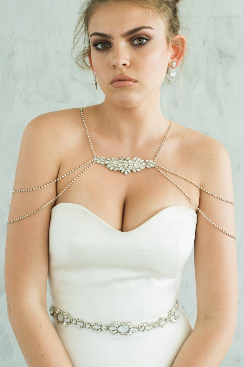 Hochzeit Schulter Schmuck Silber Braut Halskette Opal Kristall Zurück Strass Kette Körperschmuck Für Boho Braut, Simone von CamillaChristine