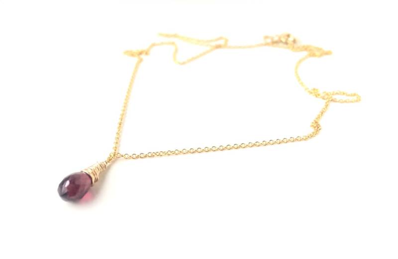 14K Gold Filled Kette Mit Granat 14K Gold Filled Kette Mit Granat von CamillaWestJewellery