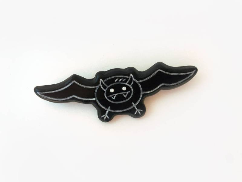 Süßer Fliegende Fledermaus Pin/Brosche Süßer Fliegende Fledermaus Pin/Brosche von CamilleStancinLA