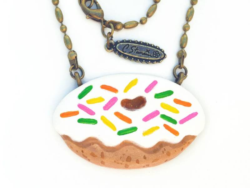 streuen Sie Kuchen-Donut-Halskette streuen Sie Kuchen-Donut-Halskette von CamilleStancinLA
