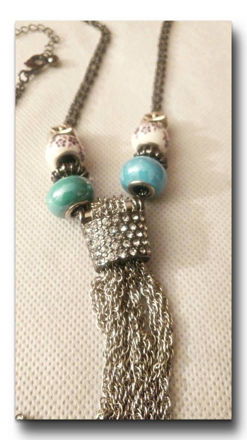 Quaste Halskette "Wishing Well" Quaste, Zirkonia Elemente, Eulenanhänger, Porzellan, Farbige Blume Charme, 20 Zoll, Zarte, Hämatit Quaste Halskette "Wishing Well" Quaste, Zirkonia Elemente, Eulenanhänger, Porzellan, Farbige Blume Charme, 20 Zoll, Zarte, Hämatit von CamilosJewelryBox