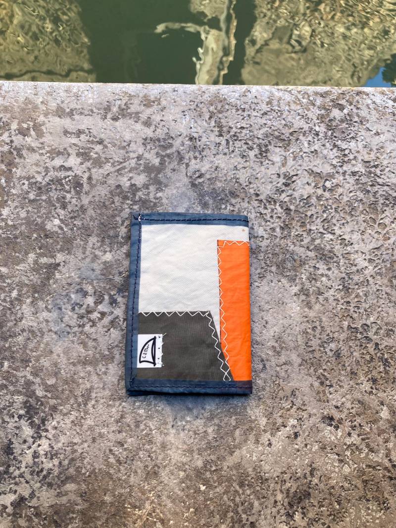 Gelbes Portemonnaie Aus Recyceltem Segeltuch von CamozRecycledSail