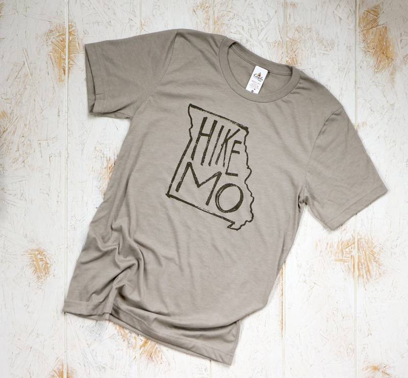 Hike Missouri Shirt, Weiches Grafik-T-Shirt, Wandern, Outdoor-Abenteuer, Camping, Unisex-Shirt Mit Spruch, Take A Hike, Midwest, Ozarks von CampfireInk