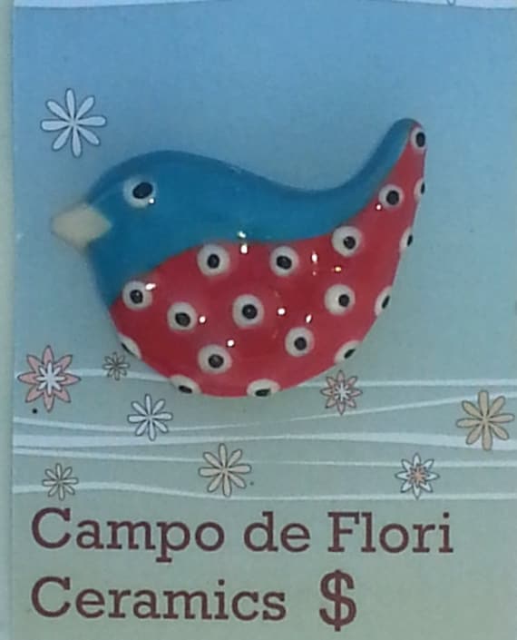 Handbemalte Porzellan Vogel Brosche, Perlhuhn Rot & Blau von CampoDeFloriStudio