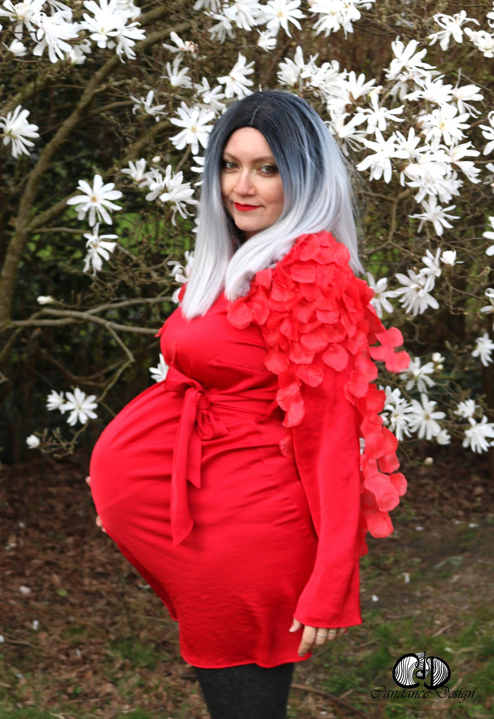 Fließendes Kleid in Rot, Schwangerschaftskleid Festlich, Rosenblätter Fließendes Kleid in Rot, Schwangerschaftskleid Festlich, Rosenblätter von CandanceDesign