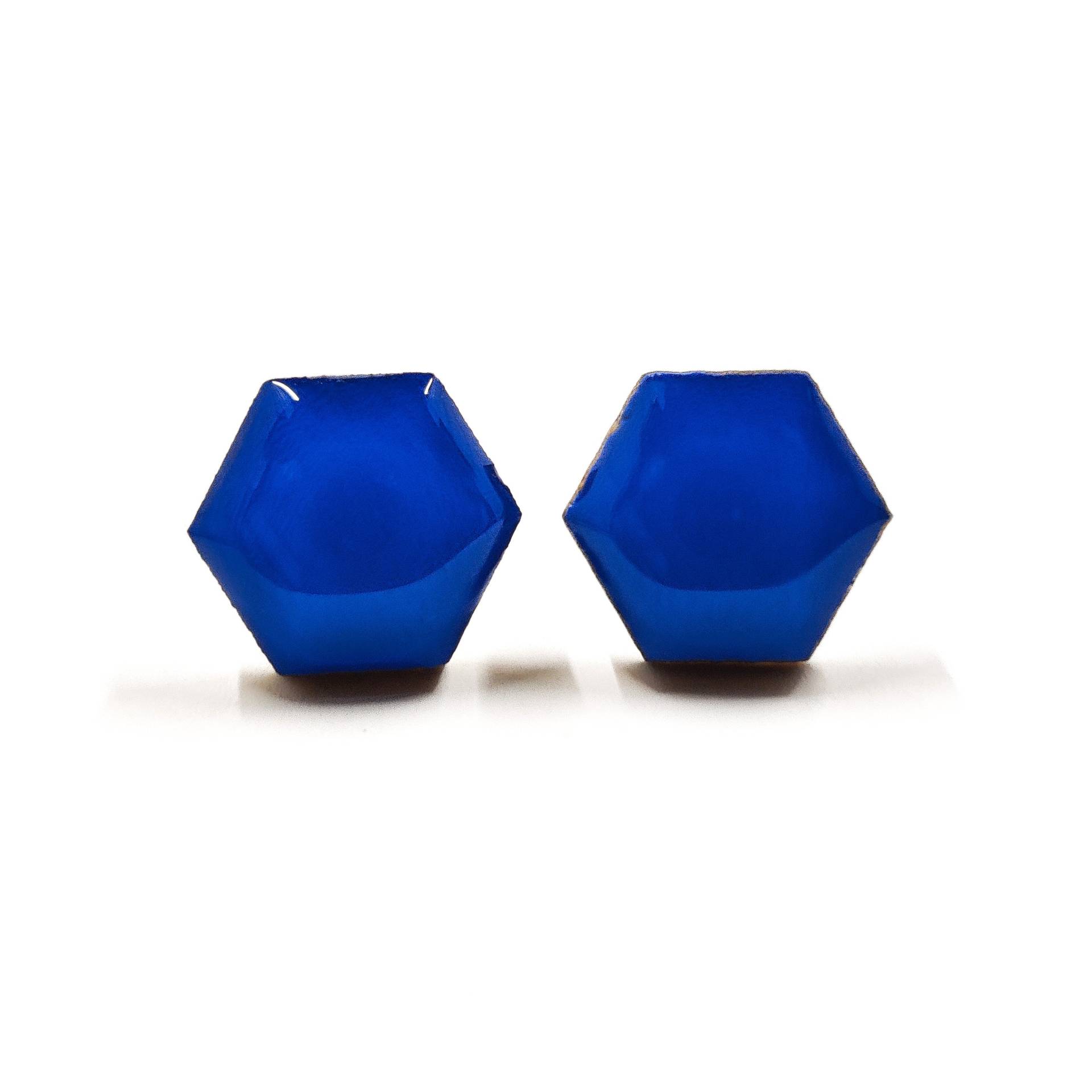 Blaue Hexagon Ohrstecker | 10 Mm Holz & Harz Ohrringe Punkte Mädchen Geschenk Frauen Edelstahlpfosten Für Sensitive von CandiCoveDesigns