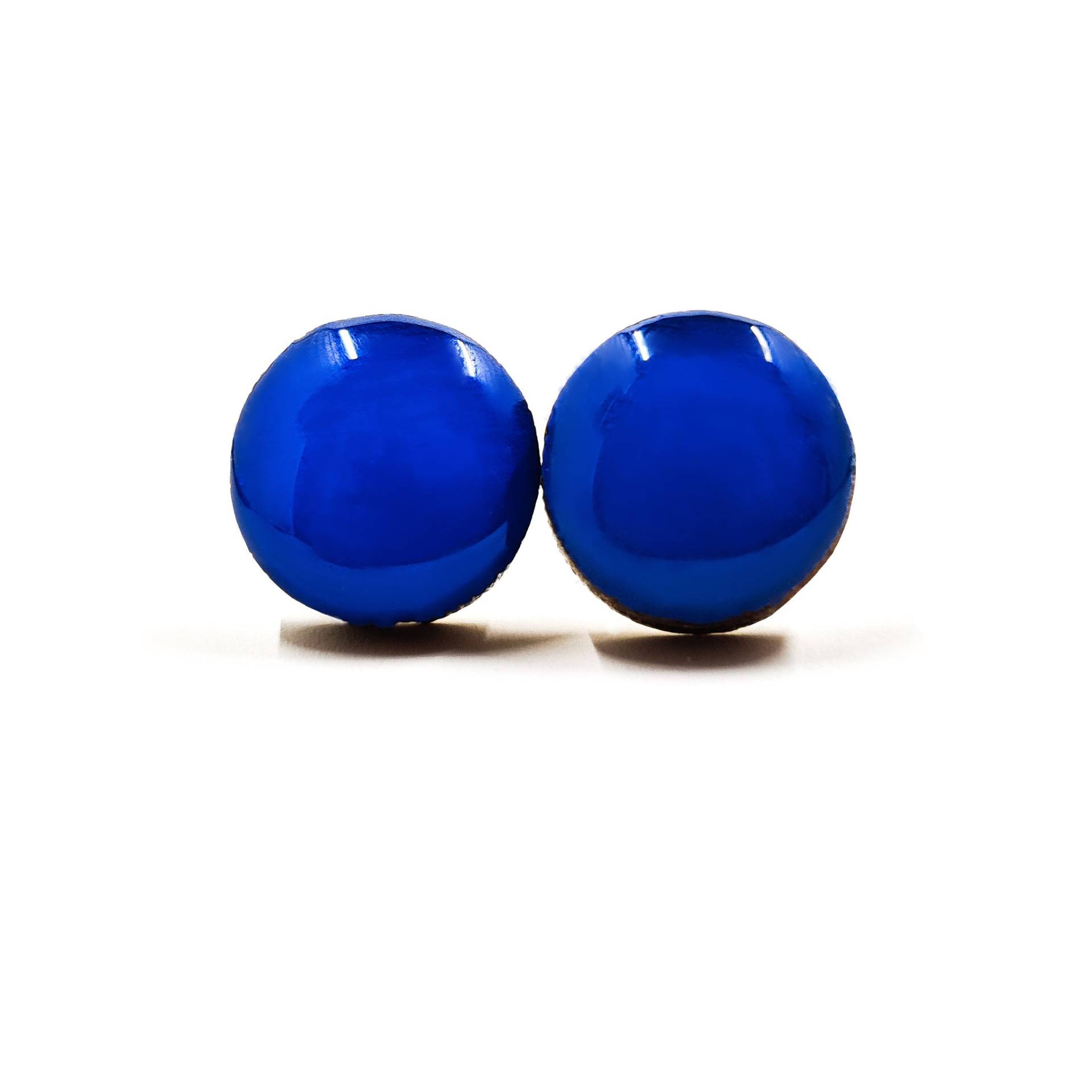 Blaue Ohrstecker | 10 Mm Holz & Harz Ohrringe Electric Blue Dot Mädchen Geschenk Frauen Stahlpfosten Für Empfindliche Ohren von CandiCoveDesigns