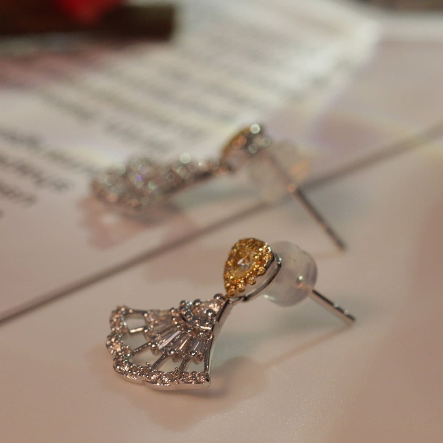 Handgemachte Tropfen Gelbe Diamant Ohrringe Für Frauen/Unikat Massiv Weiß Gold Natur Jahrestag Geschenk/Zierliche von CandiceLoveStudio