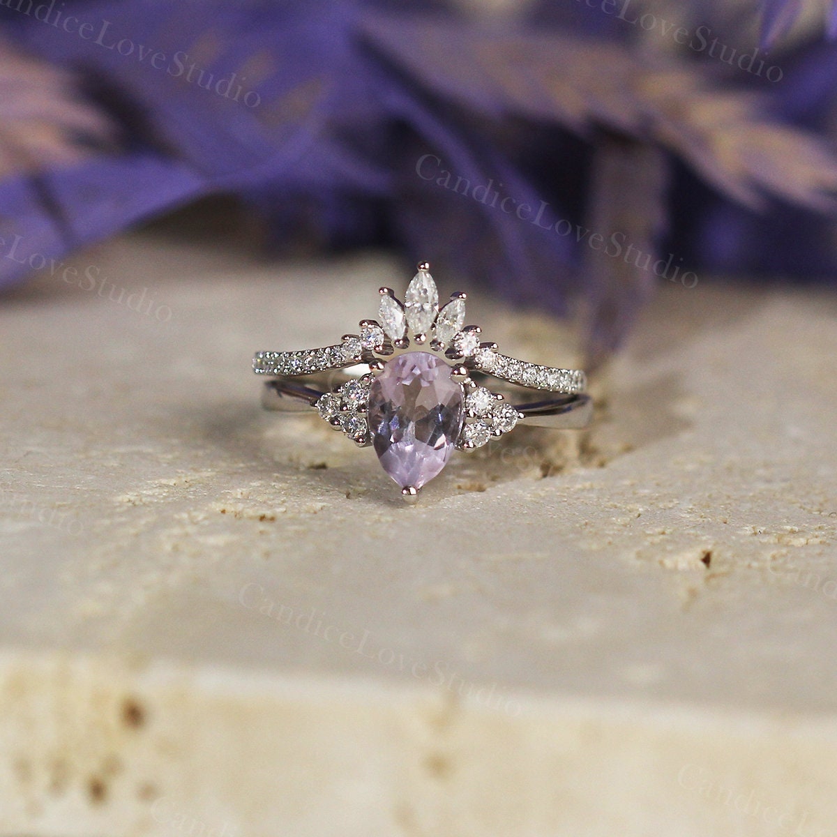 Pear Cut Natural Amethyst 14K Massiver Weißgold Verlobungsring/Geschwungener Moissanit Ehering/Februar Geburtsstein Ring Set Für Frauen von CandiceLoveStudio