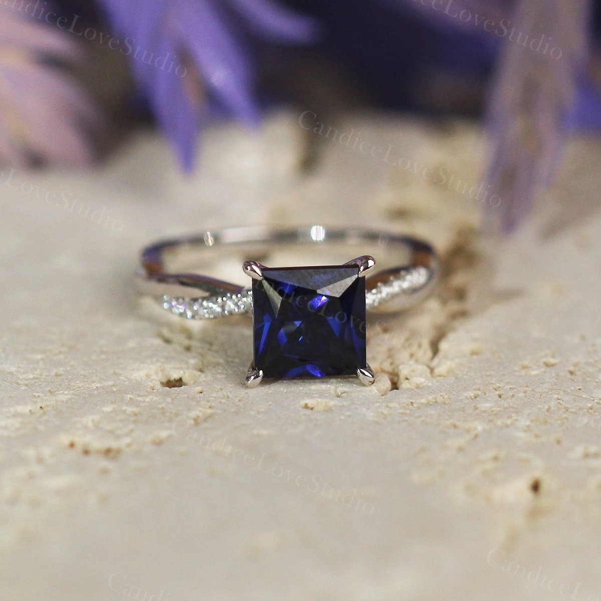 Saphir Ring Weiß Gold Prinzessin Cut Verlobungsring/Handgemachter Blauer Für Frauen/Twist Moissanit Band/Antiker Schmuck Saphir Ring Weiß Gold Prinzessin Cut Verlobungsring/Handgemachter Blauer Für Frauen/Twist Moissanit Band/Antiker Schmuck von CandiceLoveStudio