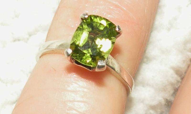 1.40Ct - 14Kt. Peridot Ring von Candiesthings