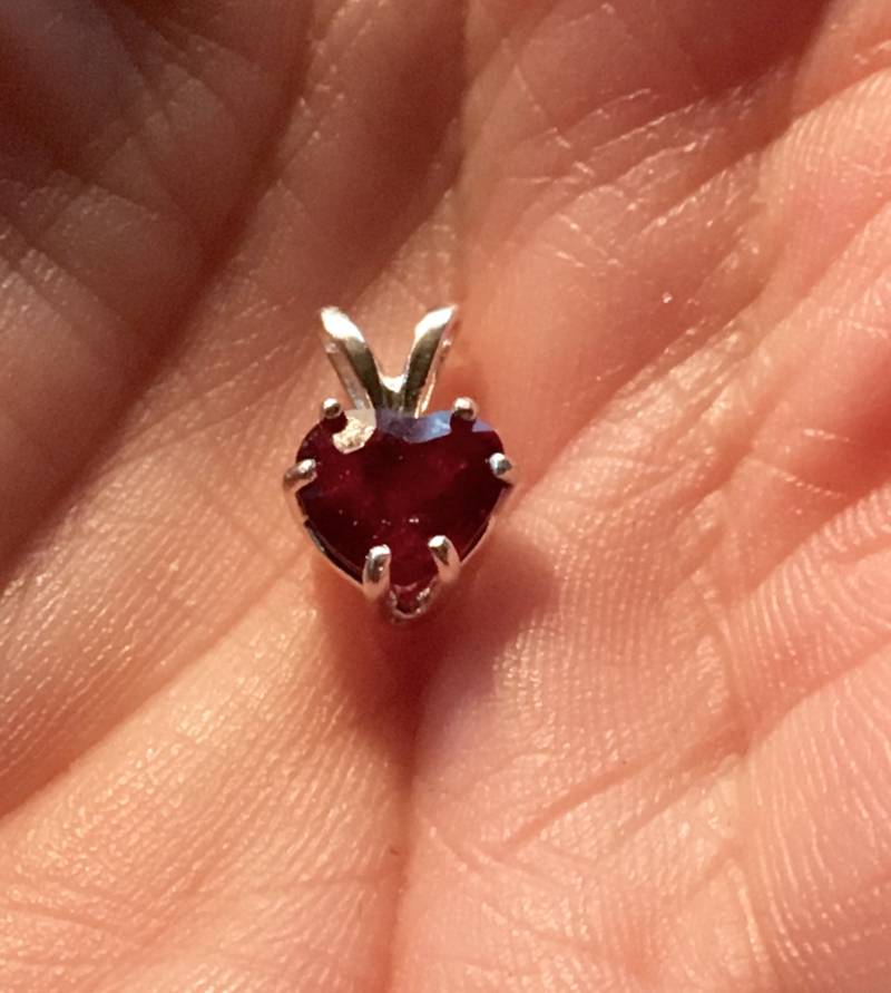 14 K Echte Alle Natürlichen Taube Blut Herz Geformt Rubin1.40Ct von Candiesthings