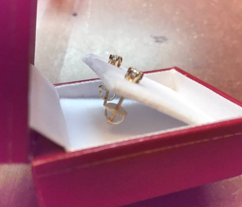 14K - 3 Mm Weißer Saphir Ohrringe von Candiesthings