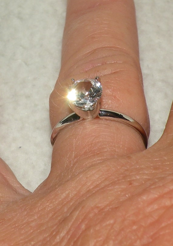 7 Mm Weißer Saphir Verlobungsring von Candiesthings