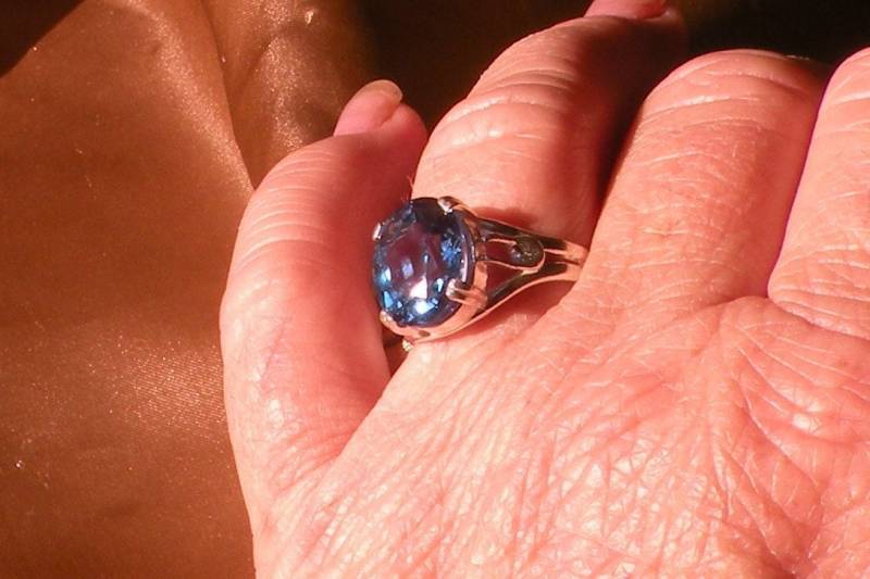 8Ct. Blautopas Ring von Candiesthings