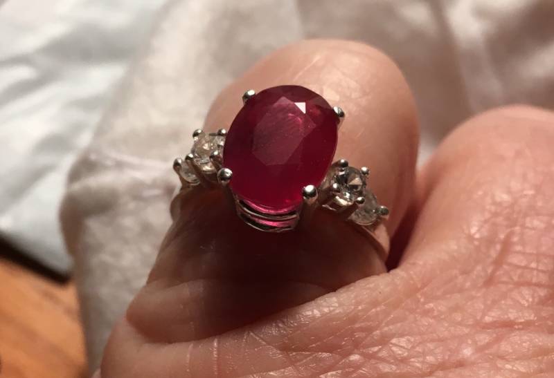 Echte 5 25Ct Roten Saphir Ring Mit Weißen Akzente von Candiesthings