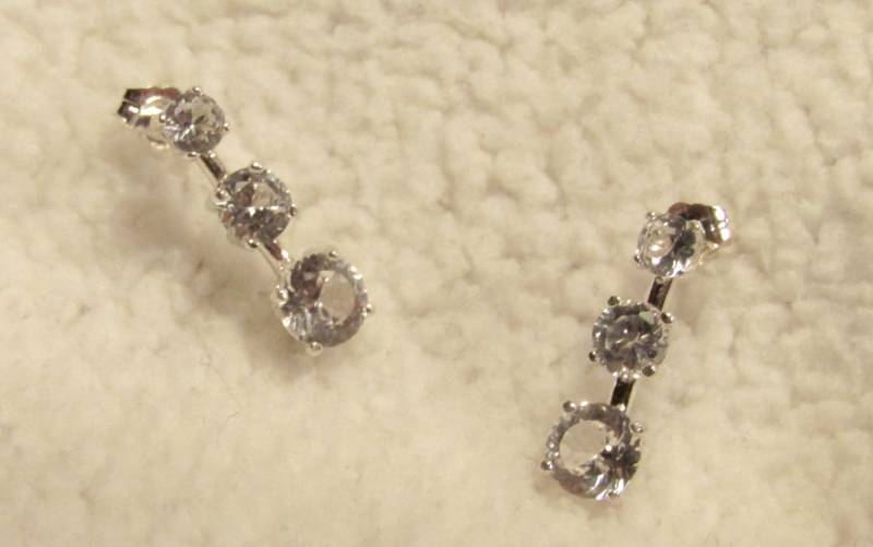 Weiße Saphir Ohrringe von Candiesthings