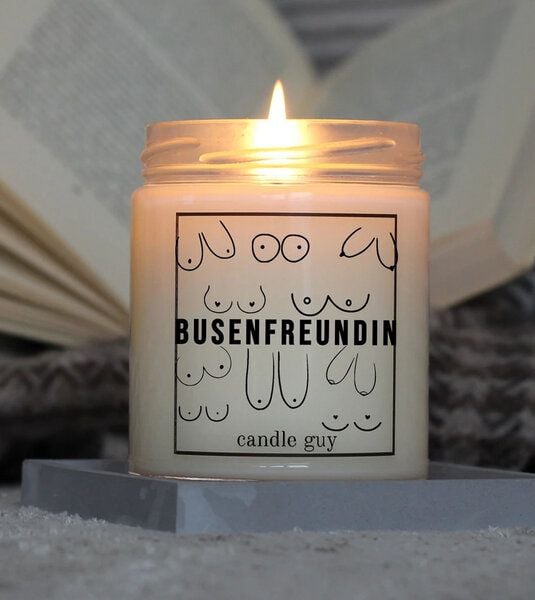 Candle Guy Duftkerze Busenfreundin aus Sojawachs von Candle Guy