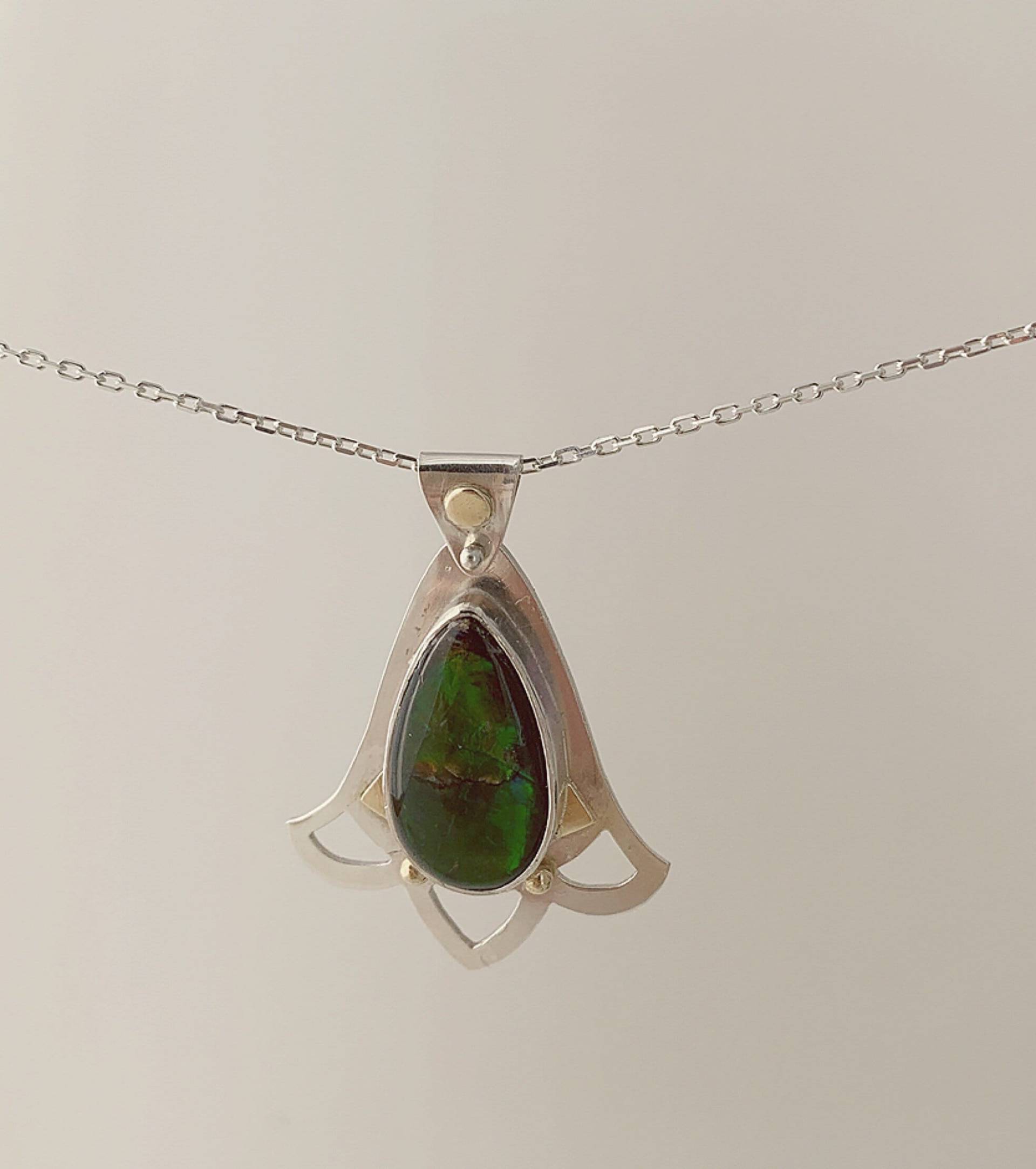 Ein Von Einer Art Ammoniten-Anhänger Mit 18 Karat Gold Ein Von Einer Art Ammoniten-Anhänger Mit 18 Karat Gold von CandyBeadsJewelry