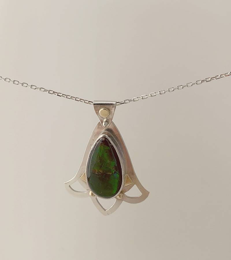 Ein Von Einer Art Ammoniten-Anhänger Mit 18 Karat Gold Ein Von Einer Art Ammoniten-Anhänger Mit 18 Karat Gold von CandyBeadsJewelry