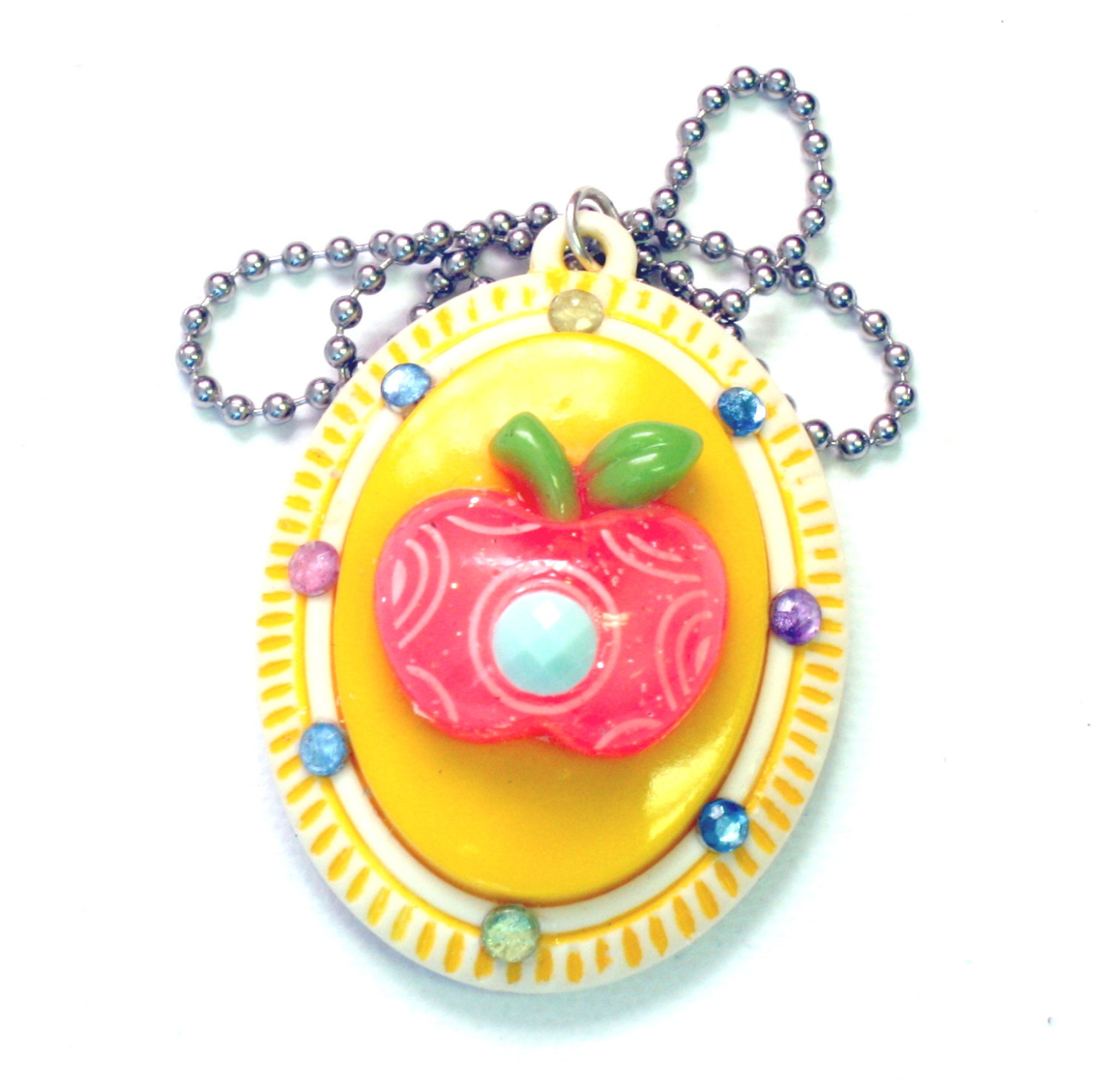 Kawaii Halskette - Kunststoff Apple Cameo Anhänger Rosa Und Gelb von CandyCoatedCuteness