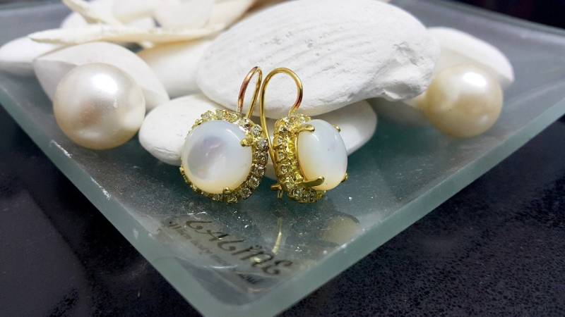 Gold Filled Perlmutt Ohrringe, Swarovski Strass von CandyCrystalsJewelry