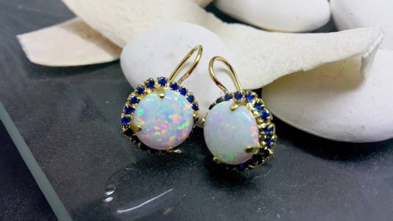Im Labor Gewachsene Opal Ohrringe, Saphir, 14K Gold Gefüllt von CandyCrystalsJewelry