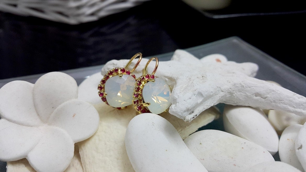 Opal Swarovski Ohrringe, 14K Gold Gefüllt, Rubin Akzent von CandyCrystalsJewelry