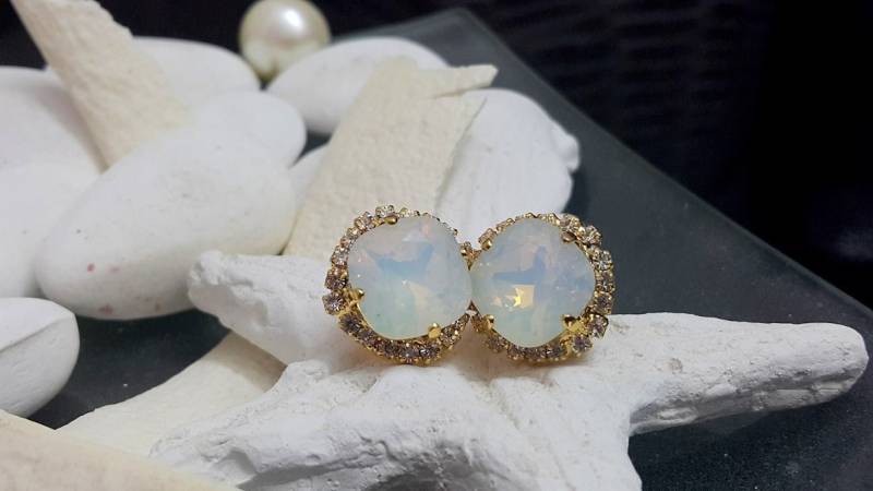 Opal Swarovski Ohrstecker, 14K Gold Filled, Brautschmuck von CandyCrystalsJewelry