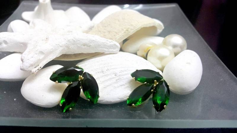 Smaragd Ohrringe, Gold Ohrstecker, Swarovski Kristall Brautjungfern Ohrringe von CandyCrystalsJewelry