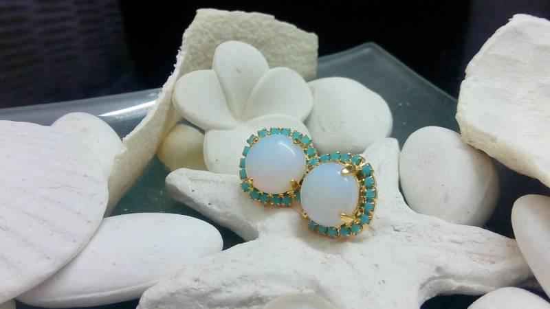 Opalite Swarovski Ohrringe, Gold Filled Ohrstecker, Brautschmuck von CandyCrystalsJewelry