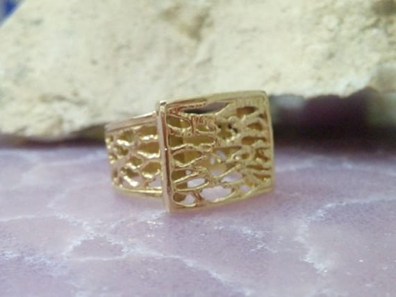 14K Gold Filled Gehämmerter Spitzenring - Moderne Siegelring von CandySimpleJewelry