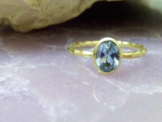 Aquamarin Ring Ovaler Edelstein, 14K Gold Fill von CandySimpleJewelry