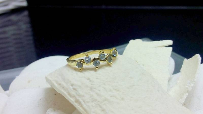 Aquamarin Stacking Ring 14K Gold Filled Winziger Edelstein Ring von CandySimpleJewelry