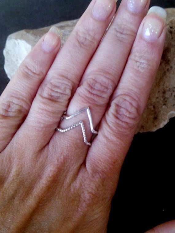 Gold Knuckle Ringe Set Chevron Midi Zusteckringe von CandySimpleJewelry
