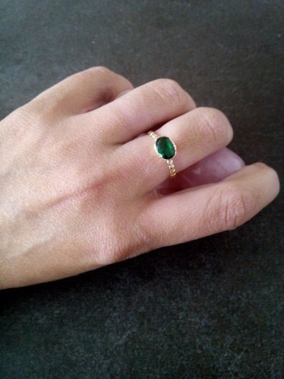 Gold Smaragd Ring - Grüner Edelstein Stapelbarer Mai Birthstone Lünettenring Schlichter von CandySimpleJewelry