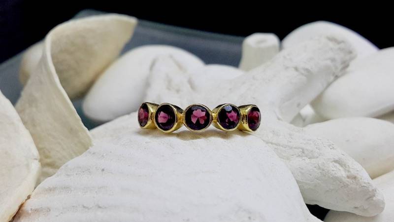 Granat Ring 14K Gold Filled Edelstein Stapelbarer Ring von CandySimpleJewelry