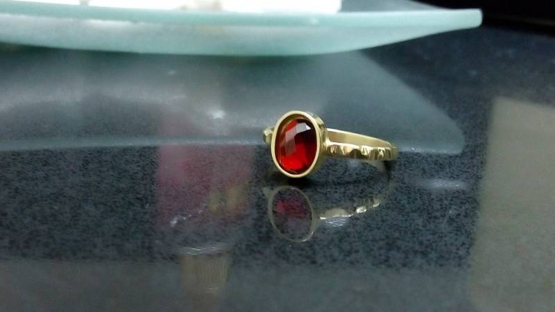 Ovaler Granat Ring 14K Gold Filled Januar Geburtsstein von CandySimpleJewelry
