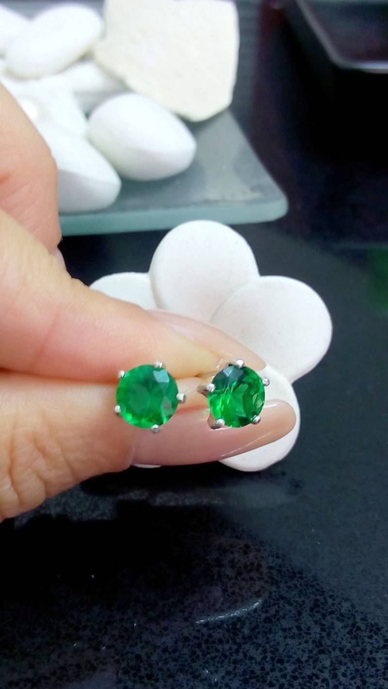 Smaragd Sterling Silber Ohrstecker Mai Ohrringe von CandySimpleJewelry