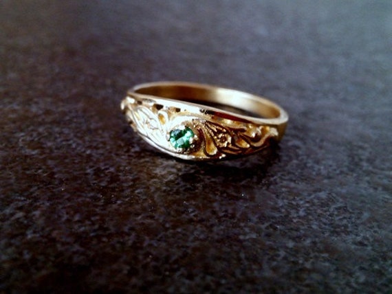 Spitze 14K Gold Filled Ring Labor Gewachsener Smaragd Cabochon von CandySimpleJewelry