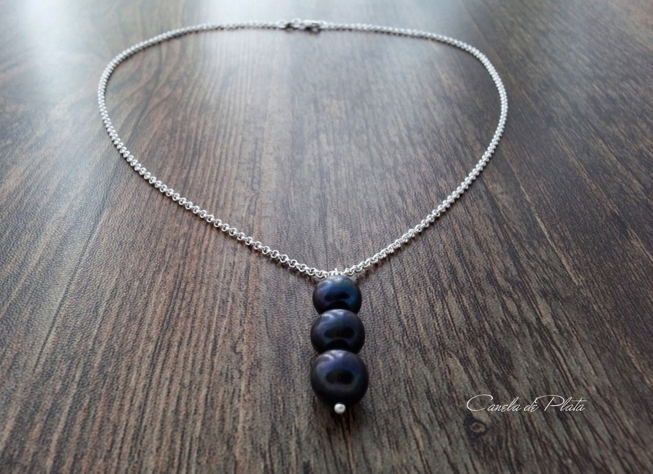 Halsband Aus Süßwasserperlen Und 925Er Silber Mit Pfauenmotiv. Halskette 3 Pfauenperlen Kette Sterlingsilber Halsband Aus Süßwasserperlen Und 925Er Silber Mit Pfauenmotiv. Halskette 3 Pfauenperlen Kette Sterlingsilber von CaneladePlata